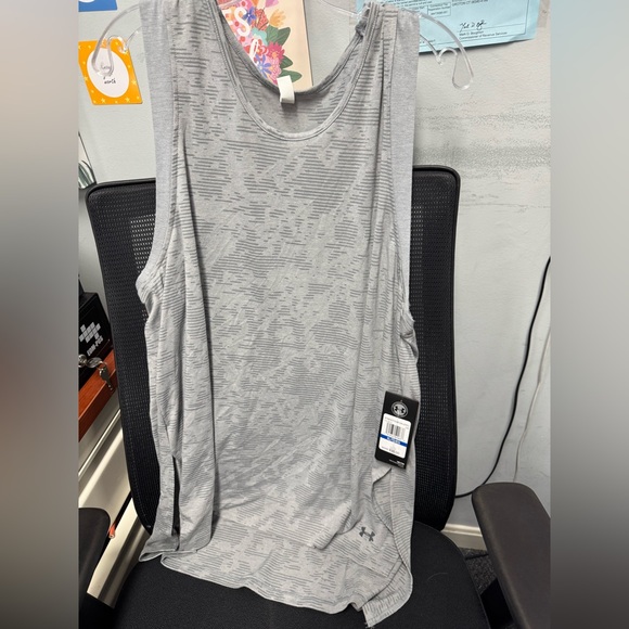 Under armour tank xl // 091910 - Picture 1 of 2